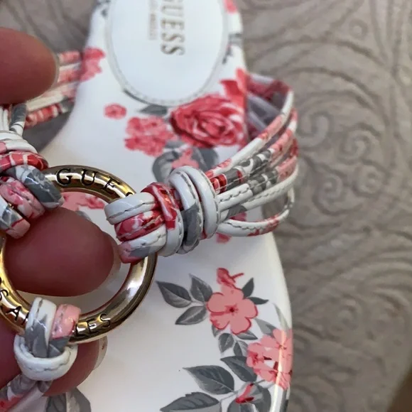 Guess! - Picture 7 of 8